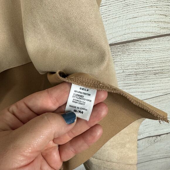 BLVD Women's Faux Suede Tan Sleeveless Fall Vest Size Small/Medium - Picture 7 of 9